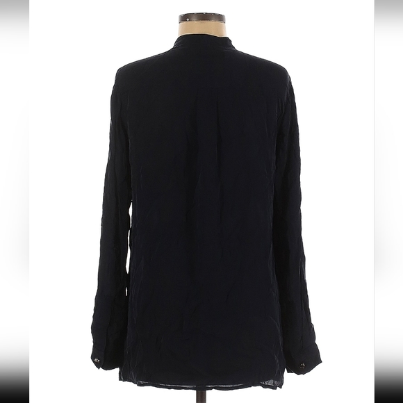 MICHAEL Michael Kors 100% Silk Black blouse Size M with bilateral frontal pocket - Picture 2 of 3